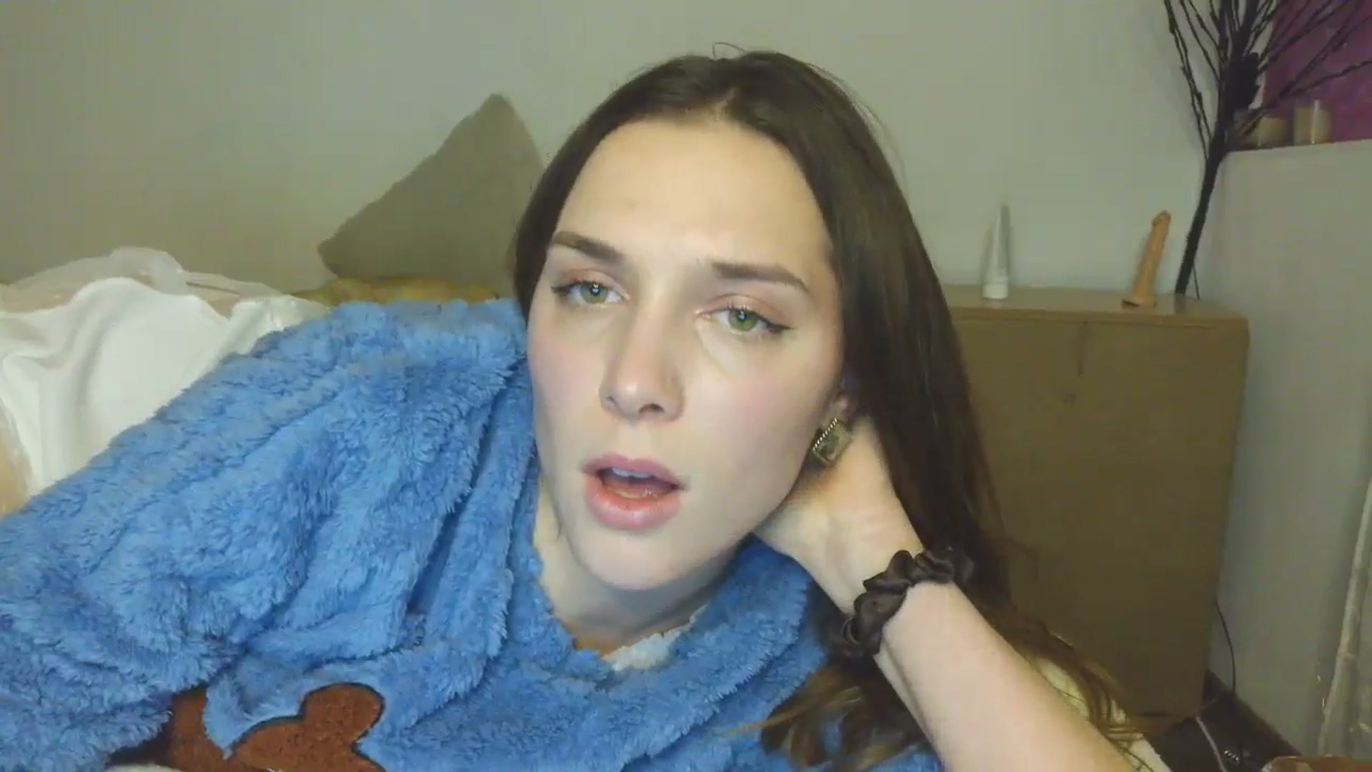 Gallery image thumbnail from HaleyReed's myfreecams stream on, 01/18/2026, 17:26 image 15 of 20