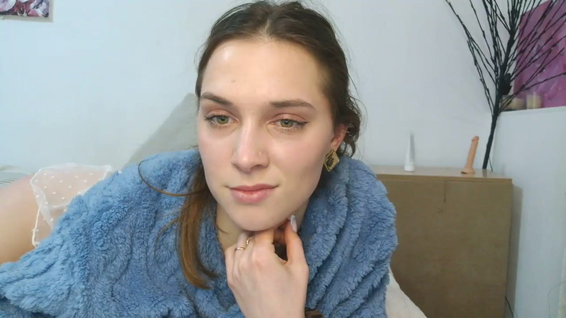 Gallery image thumbnail from HaleyReed's myfreecams stream on, 01/18/2026, 18:47 image 16 of 20
