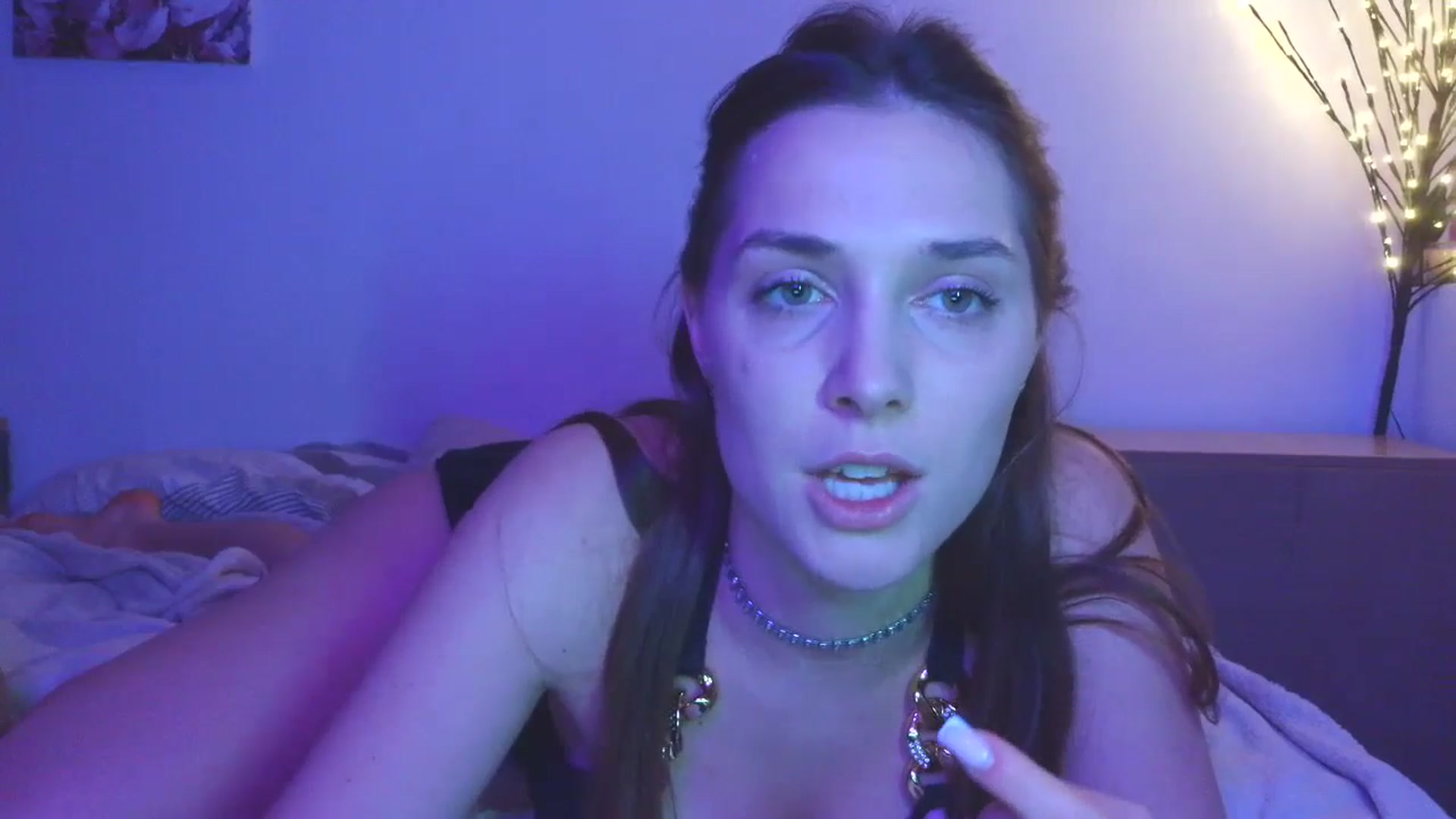 Gallery image thumbnail from HaleyReed's myfreecams stream on, 01/25/2026, 16:41 image 16 of 20