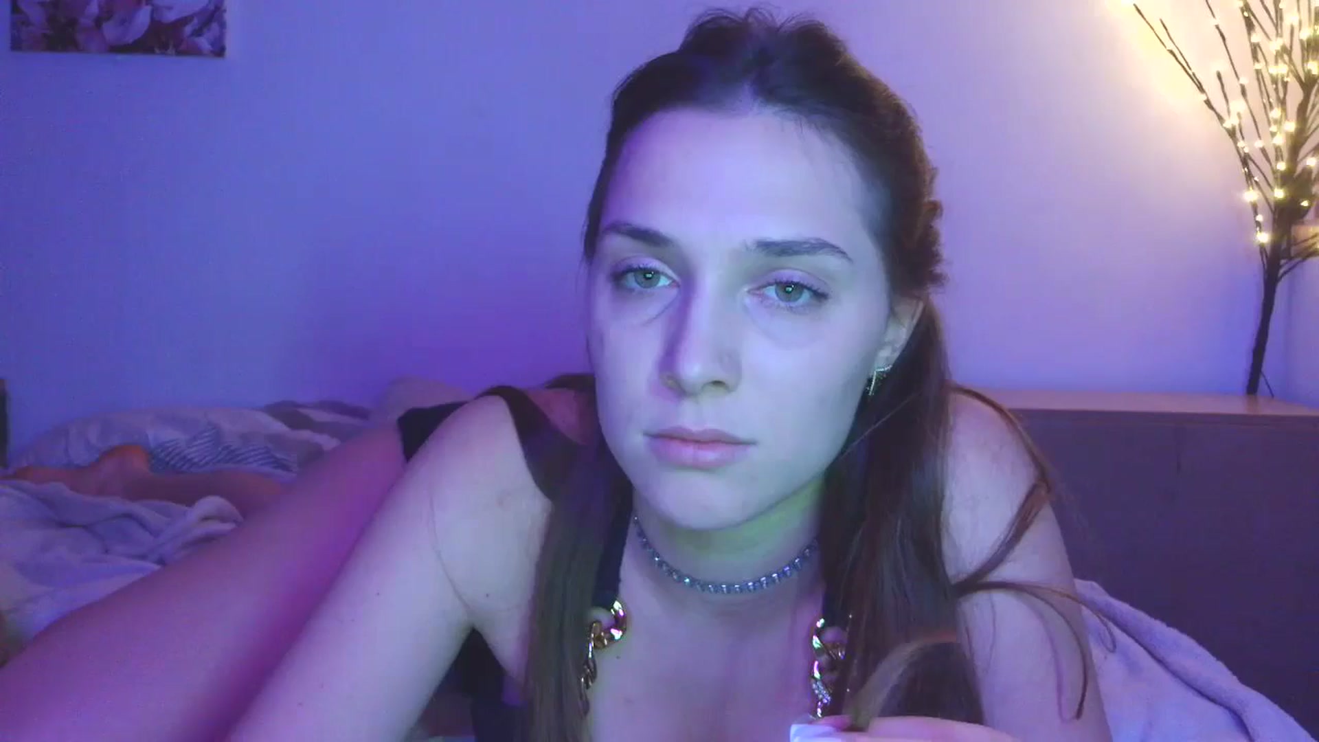 Gallery image thumbnail from HaleyReed's myfreecams stream on, 01/25/2026, 16:41 image 17 of 20