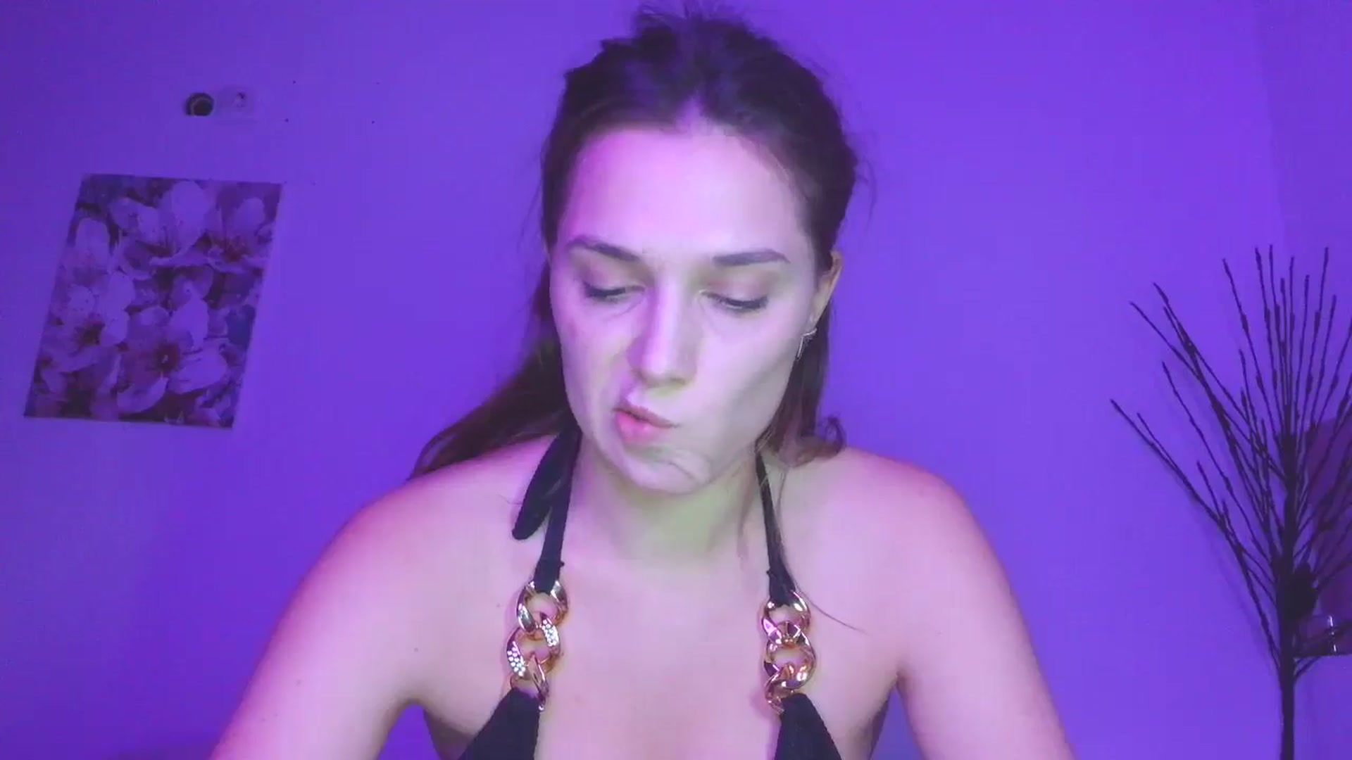 Gallery image thumbnail from HaleyReed's myfreecams stream on, 01/25/2026, 18:47 image 16 of 20