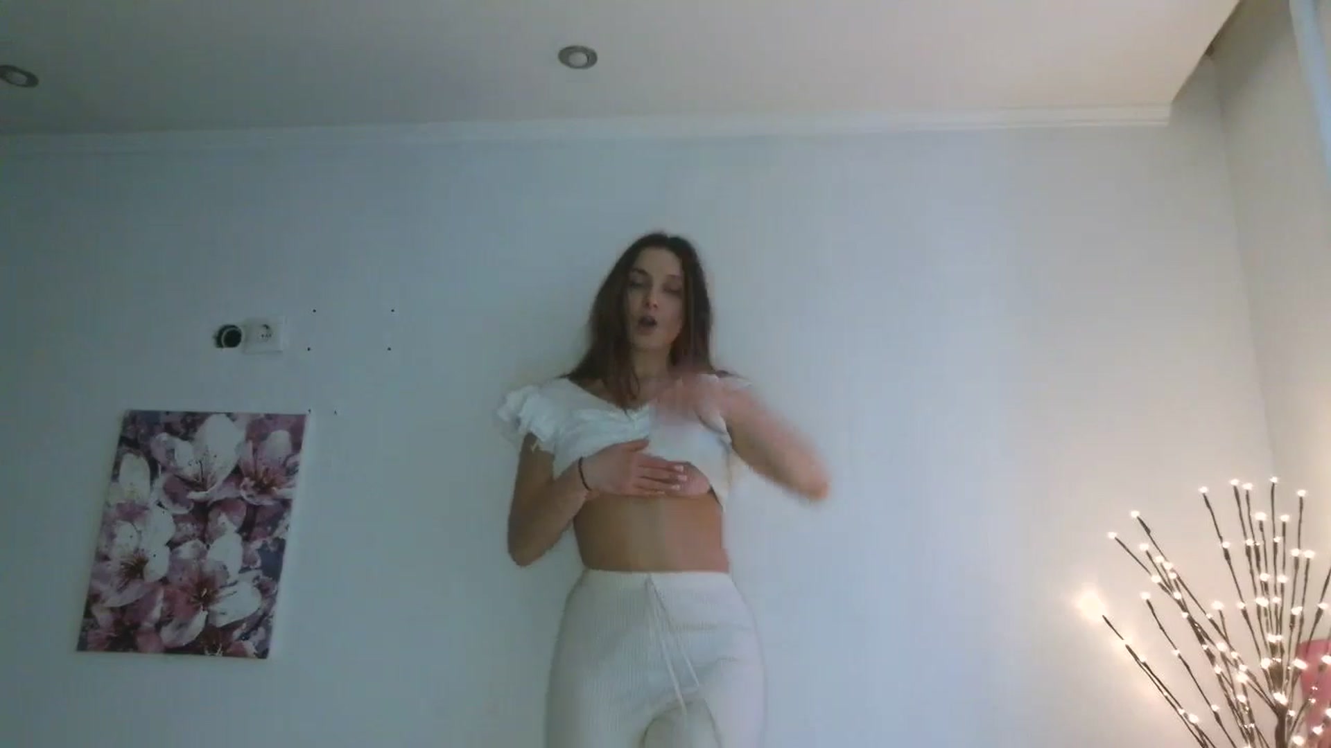Gallery image thumbnail from HaleyReed's myfreecams stream on, 01/26/2026, 14:21 image 2 of 20