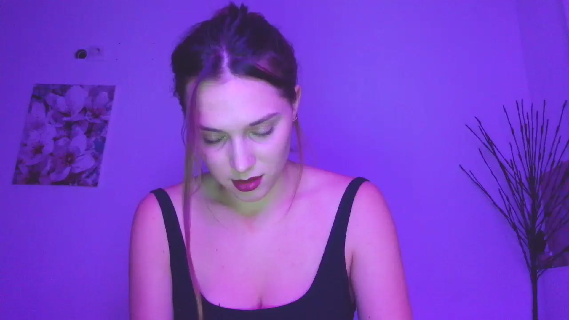 Gallery image thumbnail from HaleyReed's myfreecams stream on, 01/26/2026, 17:51 image 17 of 20
