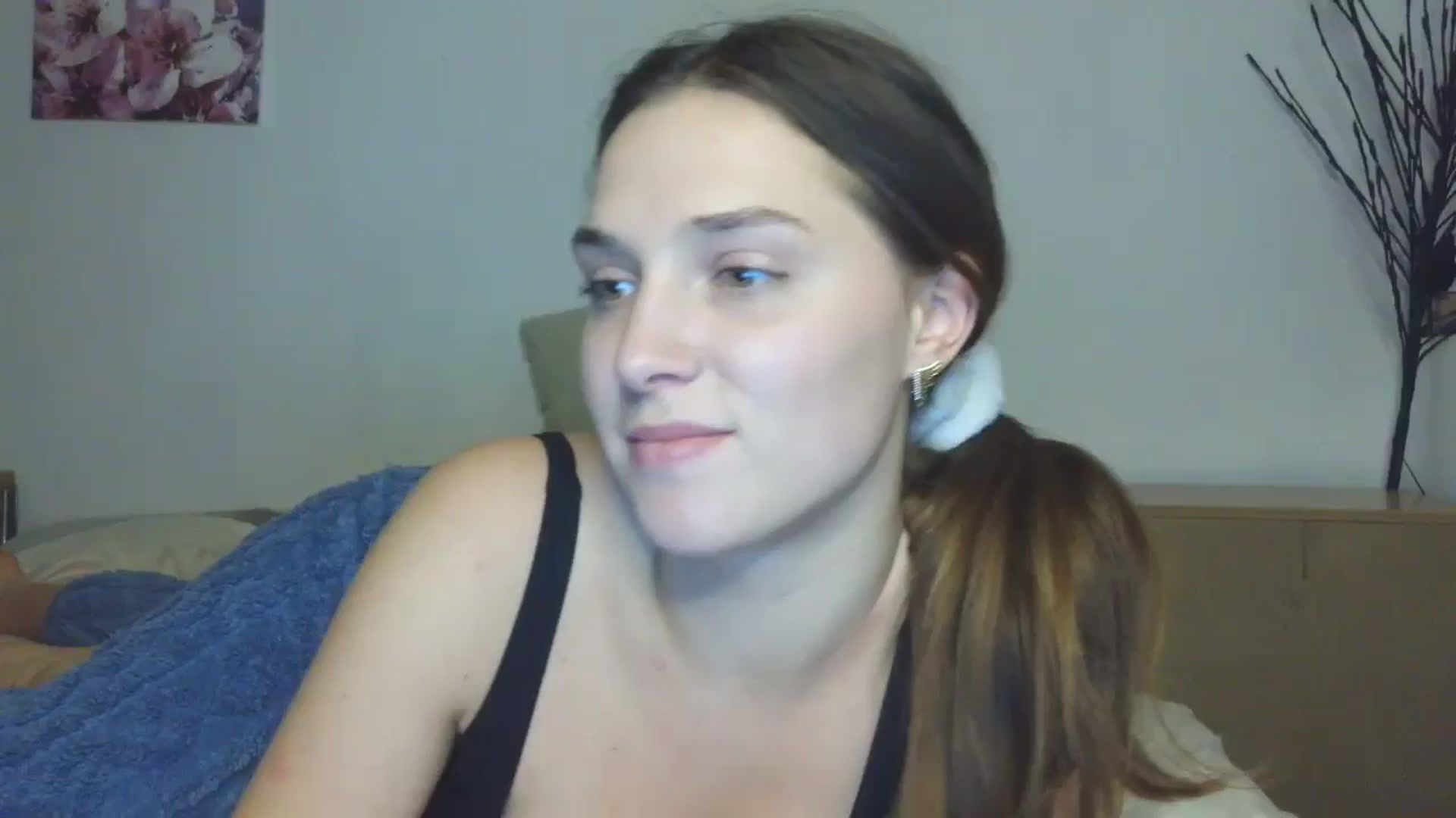 Gallery image thumbnail from HaleyReed's myfreecams stream on, 01/26/2026, 17:51 image 6 of 20