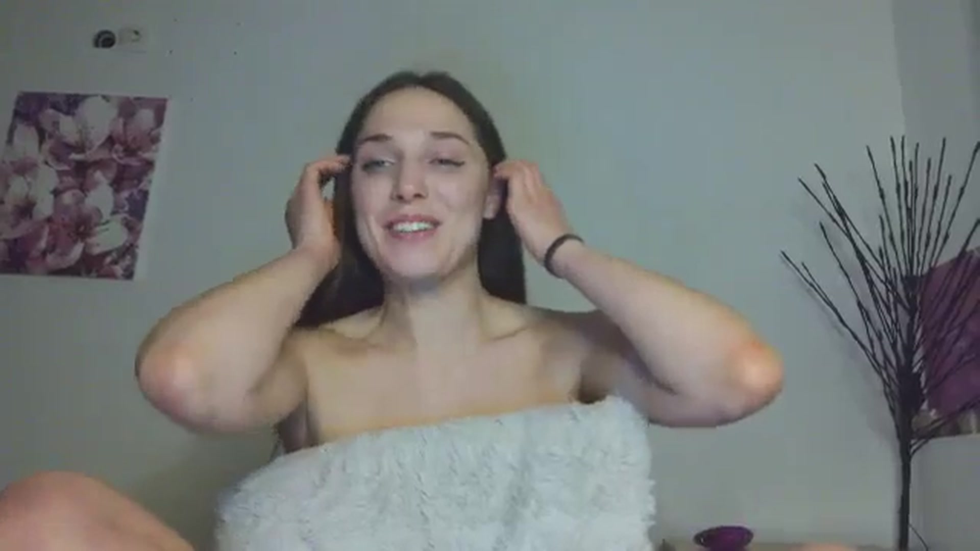 Gallery image thumbnail from HaleyReed's myfreecams stream on, 02/01/2026, 18:43 image 17 of 20