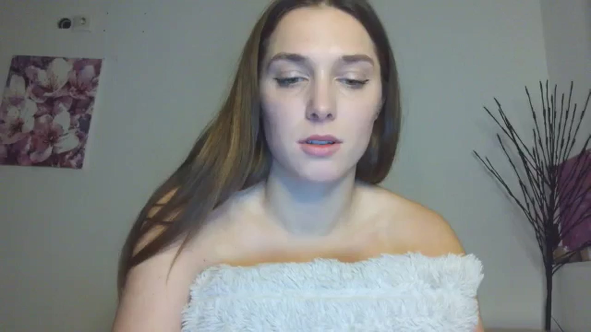 Gallery image thumbnail from HaleyReed's myfreecams stream on, 02/01/2026, 18:43 image 14 of 20