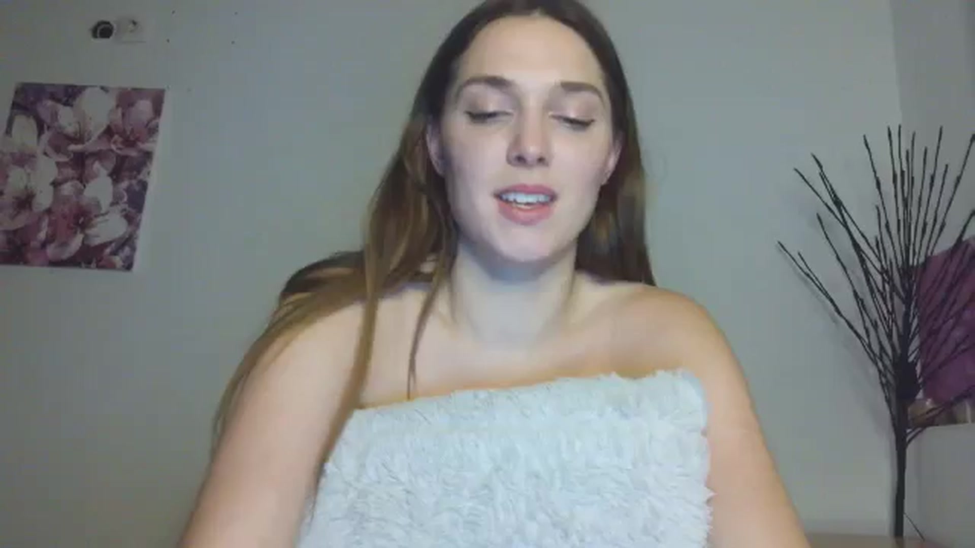 Gallery image thumbnail from HaleyReed's myfreecams stream on, 02/01/2026, 18:43 image 18 of 20