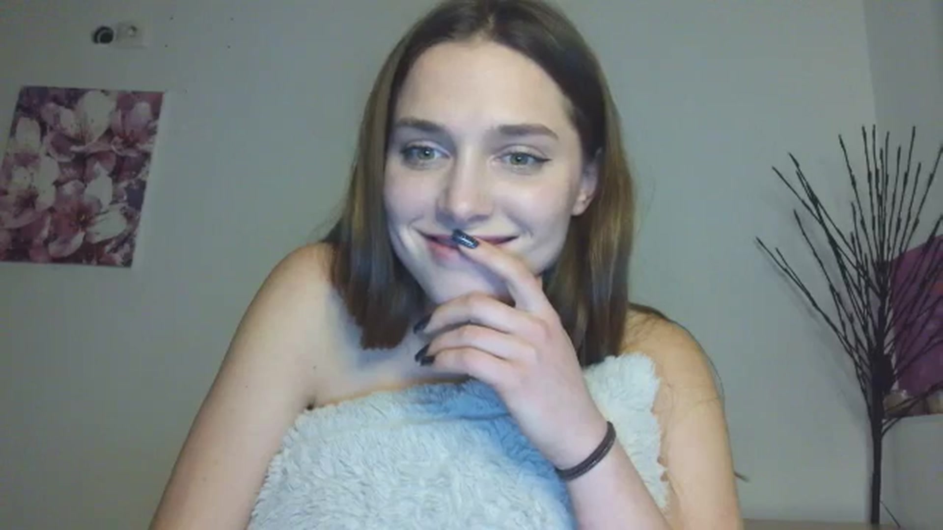Gallery image thumbnail from HaleyReed's myfreecams stream on, 02/01/2026, 18:43 image 13 of 20