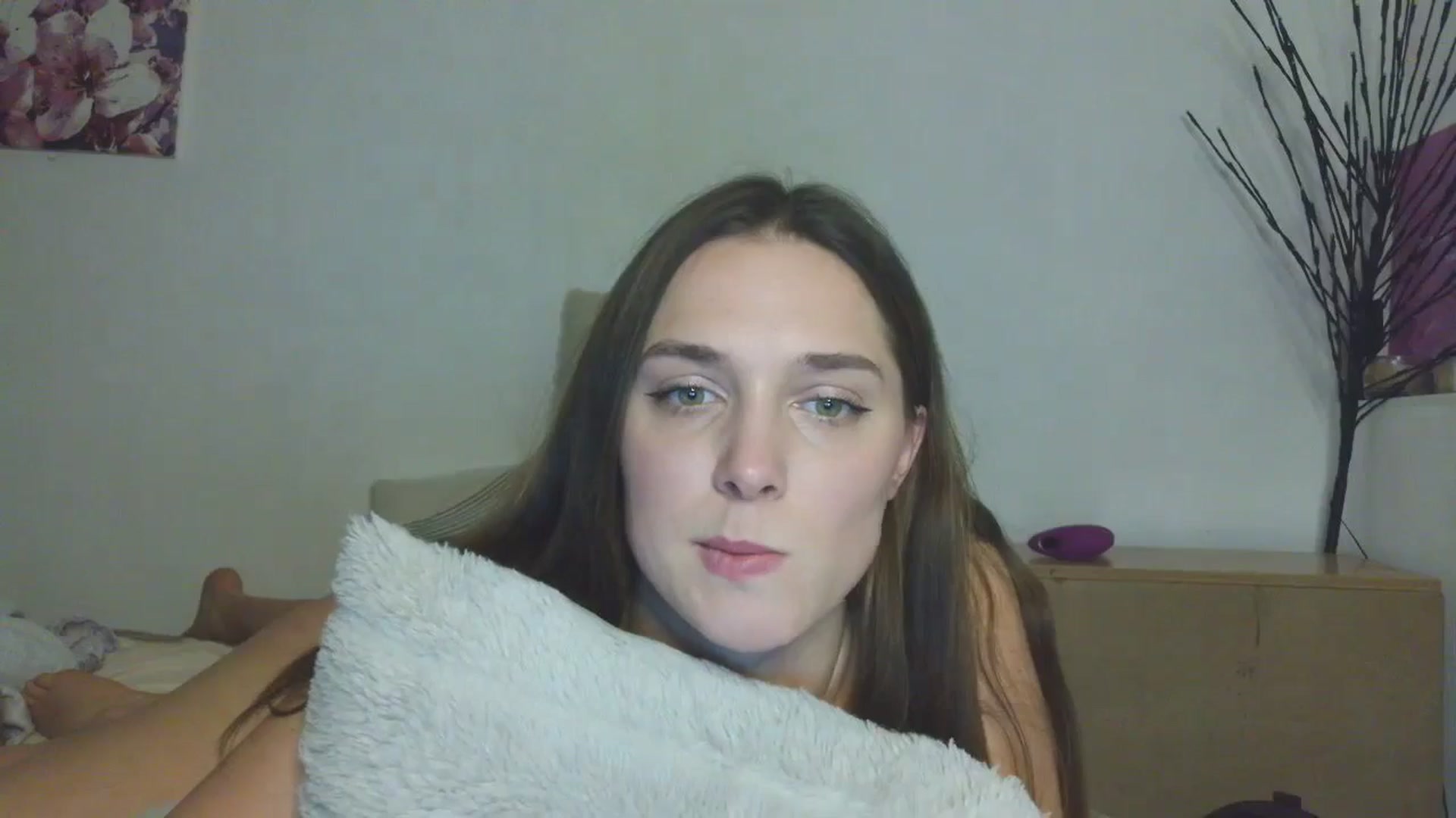 Gallery image thumbnail from HaleyReed's myfreecams stream on, 02/01/2026, 18:43 image 3 of 20