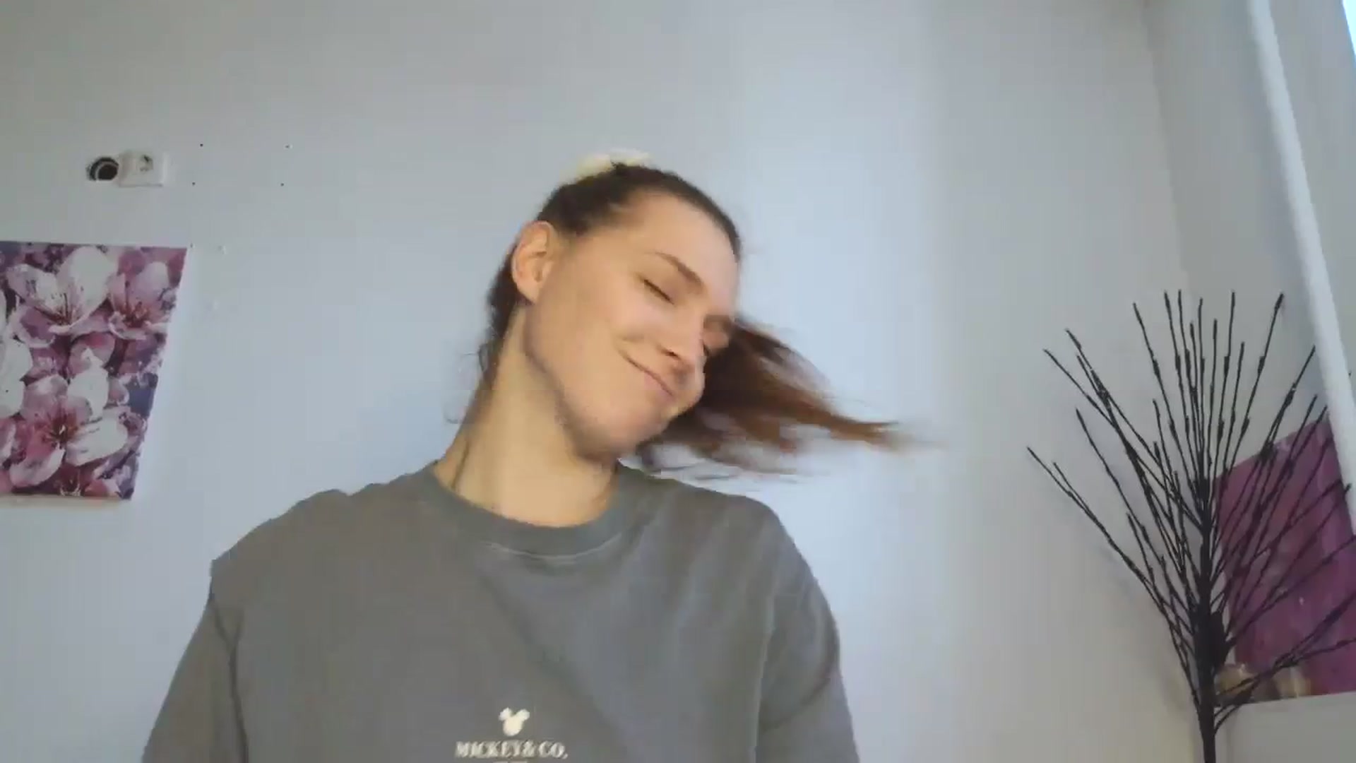 Gallery image thumbnail from HaleyReed's myfreecams stream on, 02/04/2026, 13:37 image 16 of 20