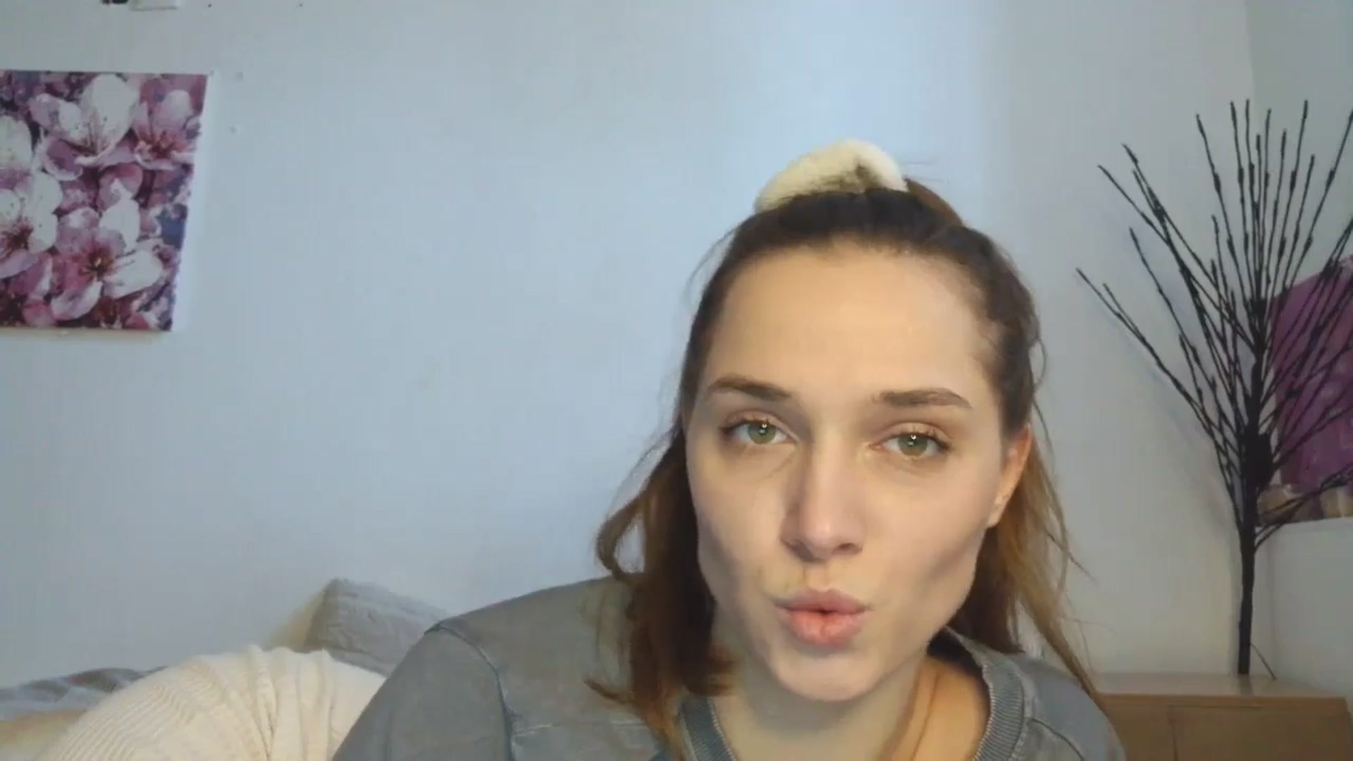 Gallery image thumbnail from HaleyReed's myfreecams stream on, 02/04/2026, 13:37 image 8 of 20