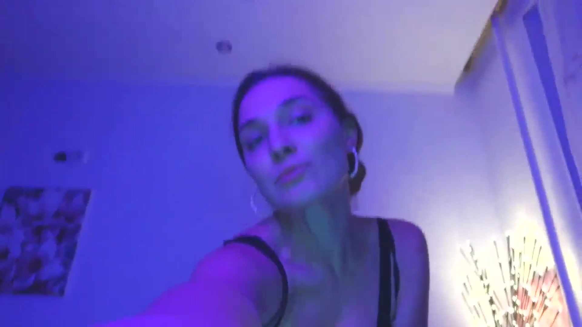 Gallery image thumbnail from HaleyReed's myfreecams stream on, 02/06/2026, 16:59 image 16 of 20