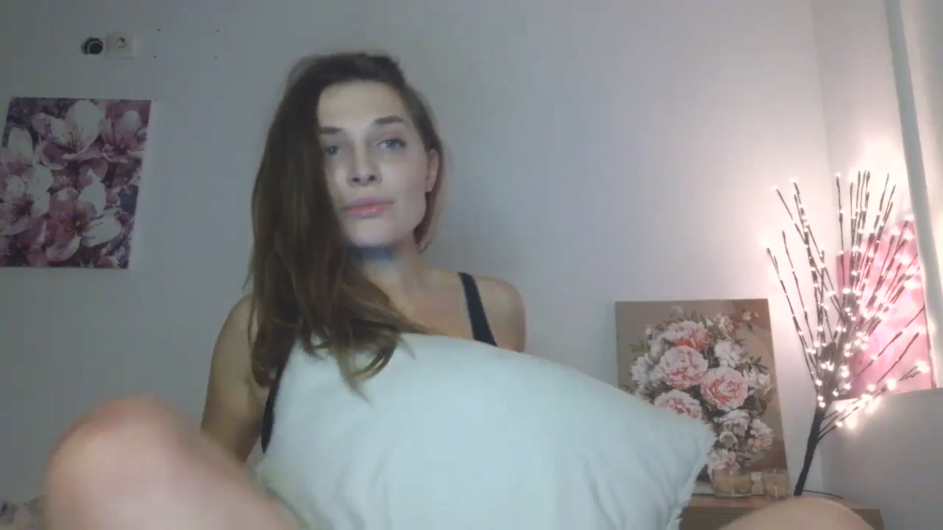 Gallery image thumbnail from HaleyReed's myfreecams stream on, 02/13/2026, 15:00 image 13 of 20