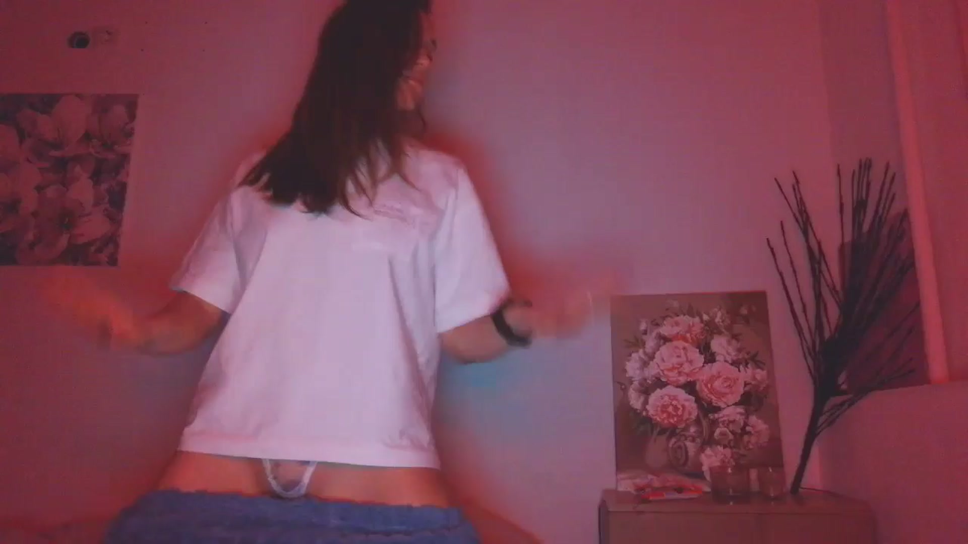 Gallery image thumbnail from HaleyReed's myfreecams stream on, 02/18/2026, 16:31 image 12 of 20
