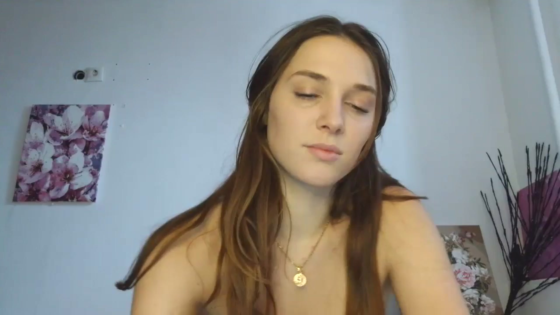 Gallery image thumbnail from HaleyReed's myfreecams stream on, 02/19/2026, 13:17 image 1 of 20