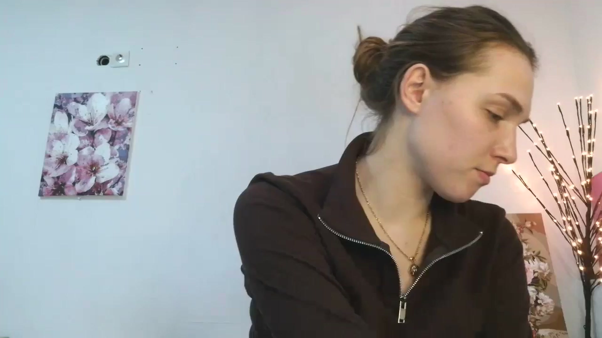 Gallery image thumbnail from HaleyReed's myfreecams stream on, 02/25/2026, 15:23 image 1 of 20