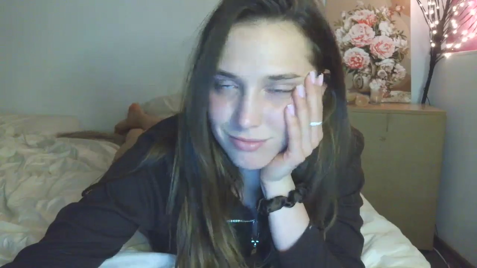 Gallery image thumbnail from HaleyReed's myfreecams stream on, 02/25/2026, 16:09 image 4 of 20