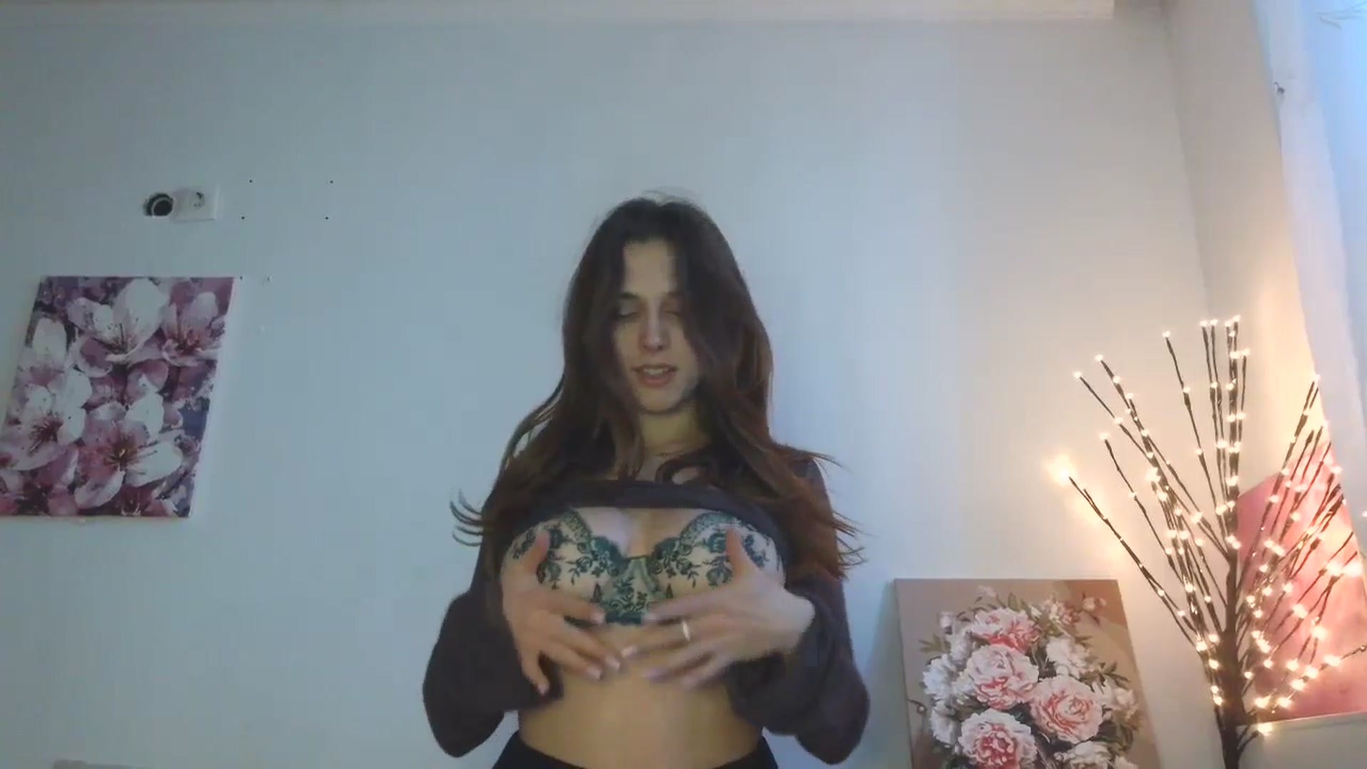 Gallery image thumbnail from HaleyReed's myfreecams stream on, 03/01/2026, 15:24 image 3 of 20