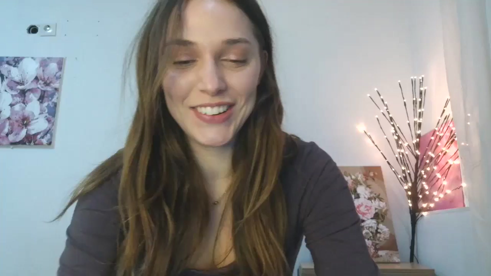 Gallery image thumbnail from HaleyReed's myfreecams stream on, 03/01/2026, 16:33 image 9 of 20