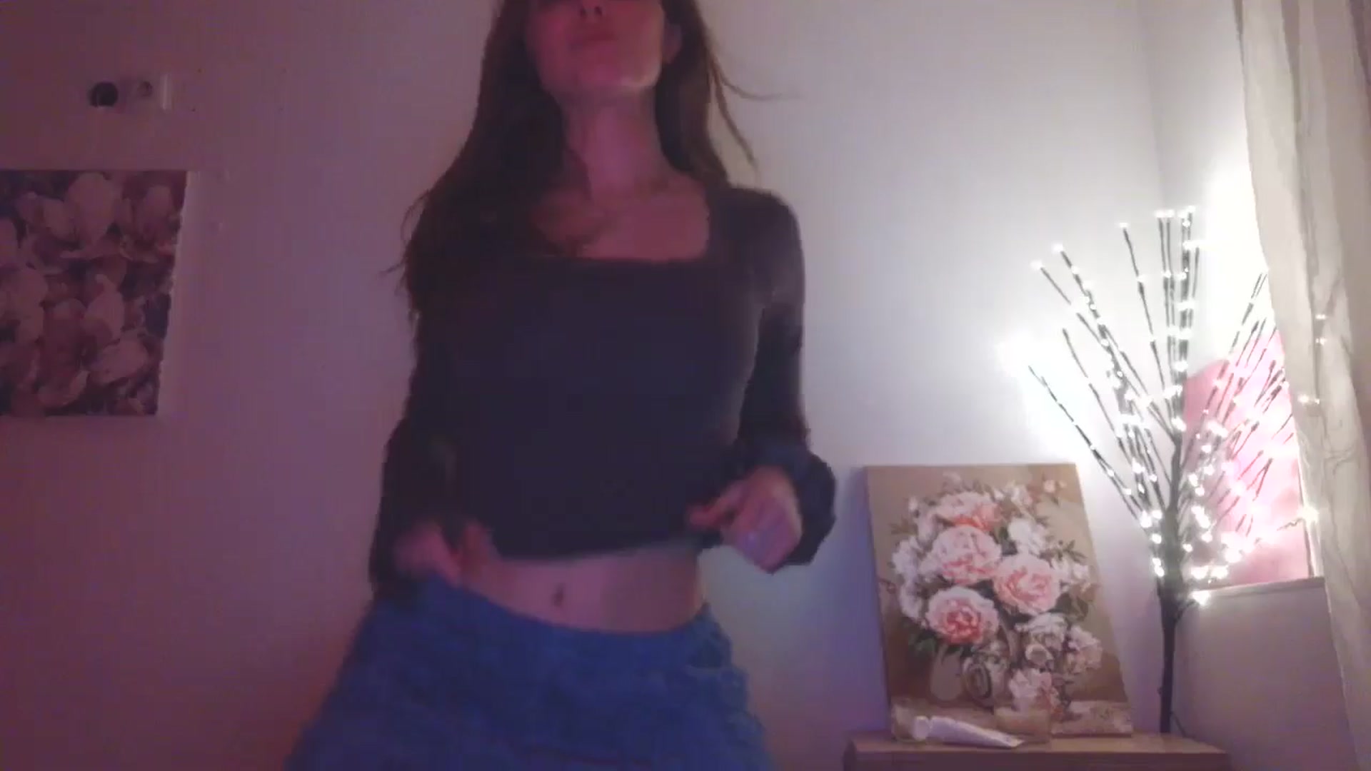 Gallery image thumbnail from HaleyReed's myfreecams stream on, 03/01/2026, 16:33 image 17 of 20