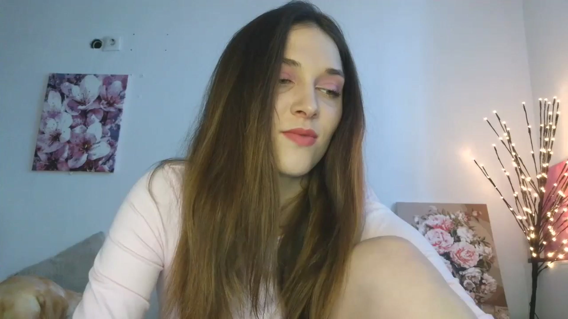 Gallery image thumbnail from HaleyReed's myfreecams stream on, 03/09/2026, 14:16 image 1 of 20