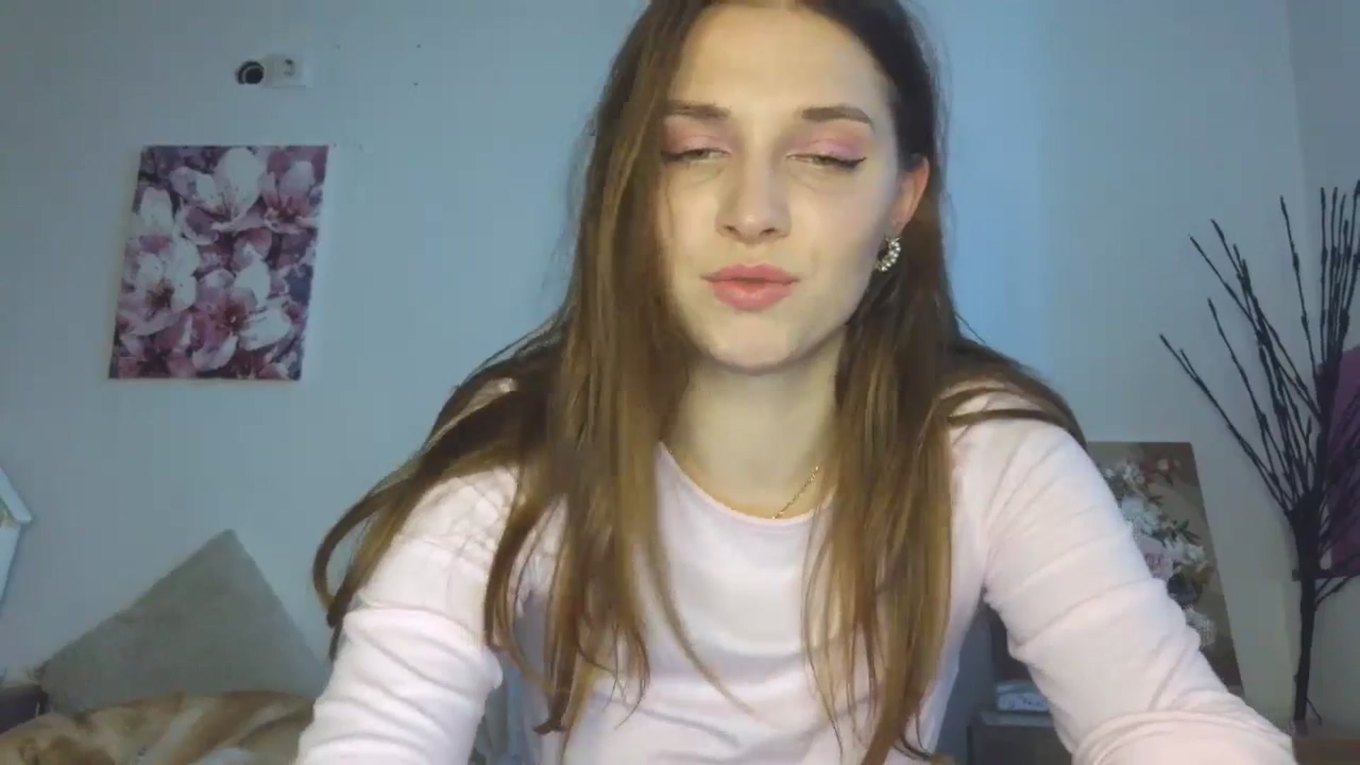 Gallery image thumbnail from HaleyReed's myfreecams stream on, 03/09/2026, 15:17 image 9 of 20