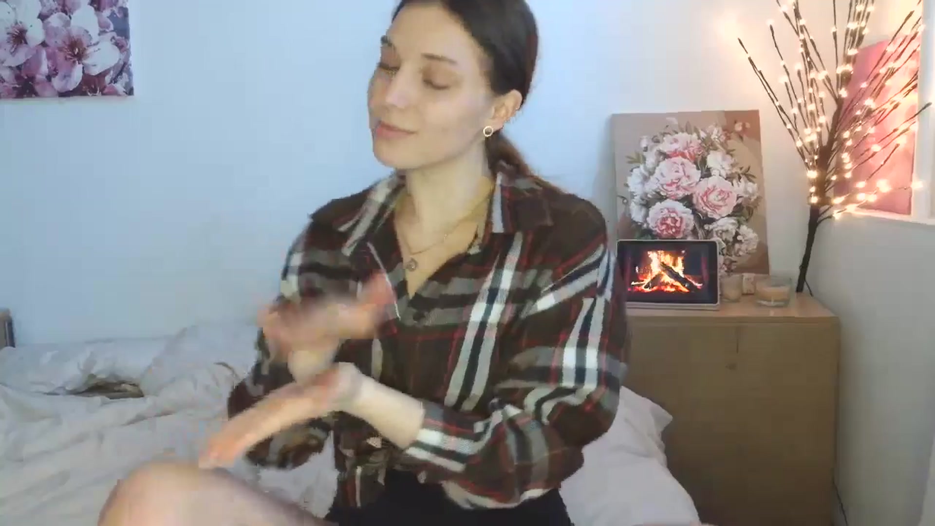 Gallery image thumbnail from HaleyReed's myfreecams stream on, 03/14/2026, 11:56 image 4 of 20