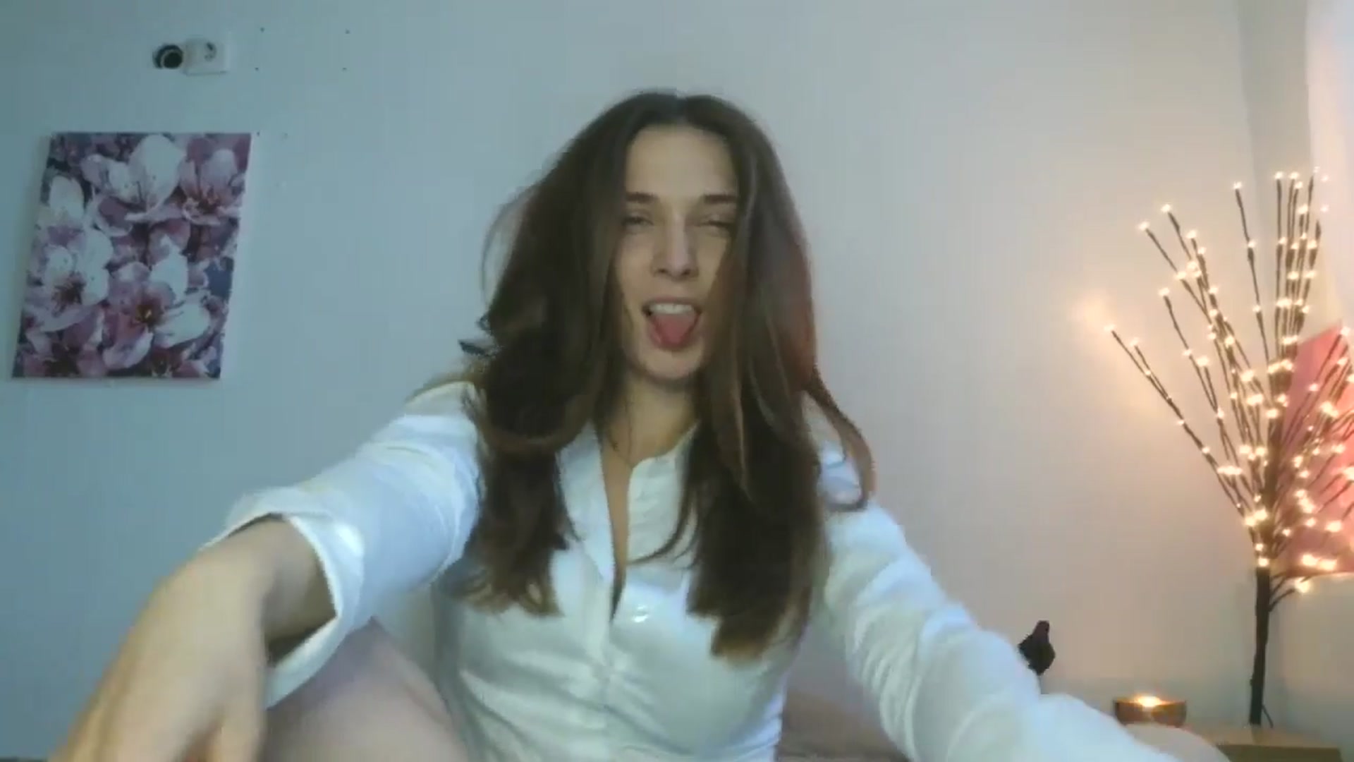Gallery image thumbnail from HaleyReed's myfreecams stream on, 03/15/2026, 14:08 image 5 of 20