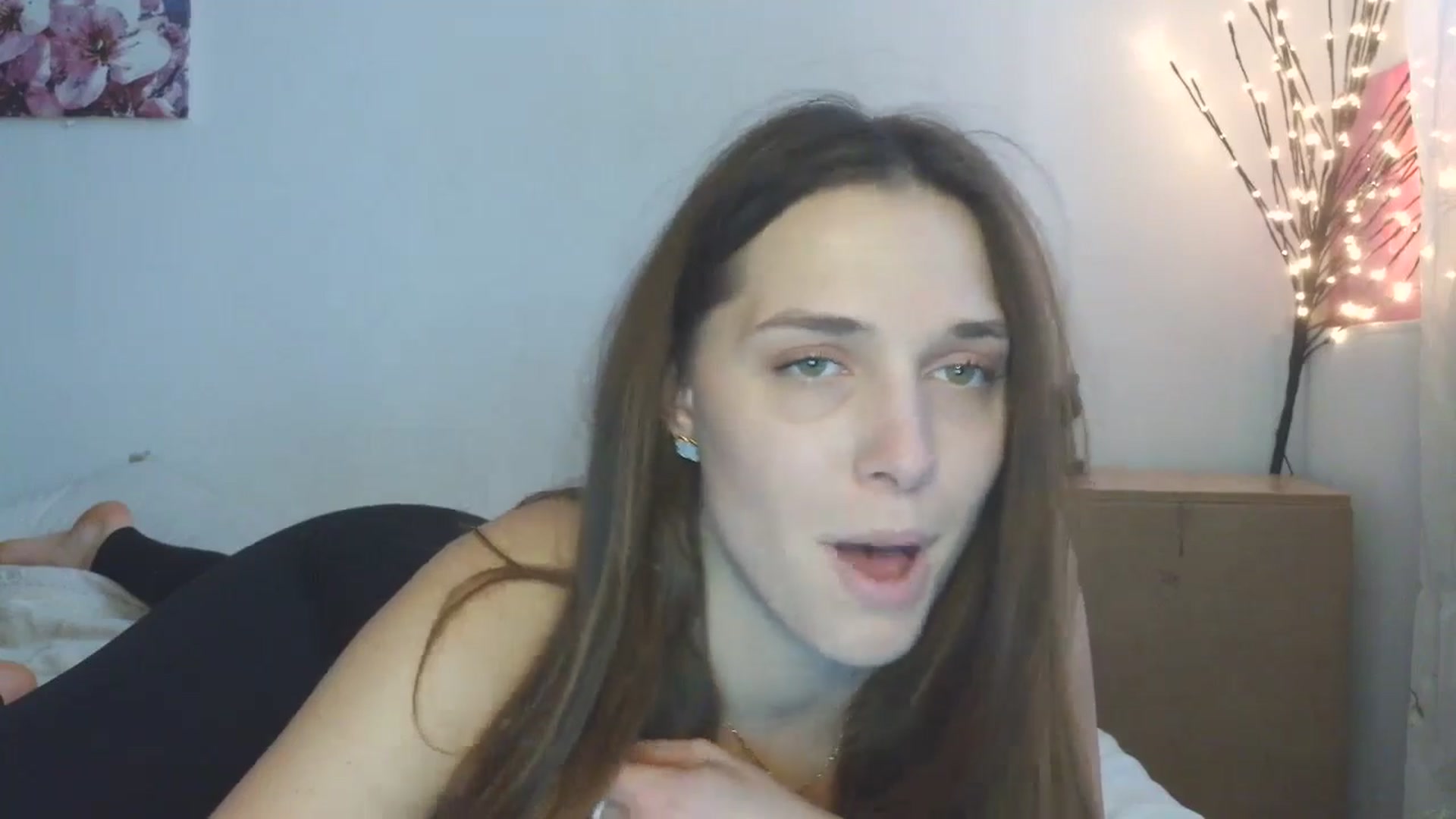 Gallery image thumbnail from HaleyReed's myfreecams stream on, 03/16/2026, 13:33 image 9 of 20