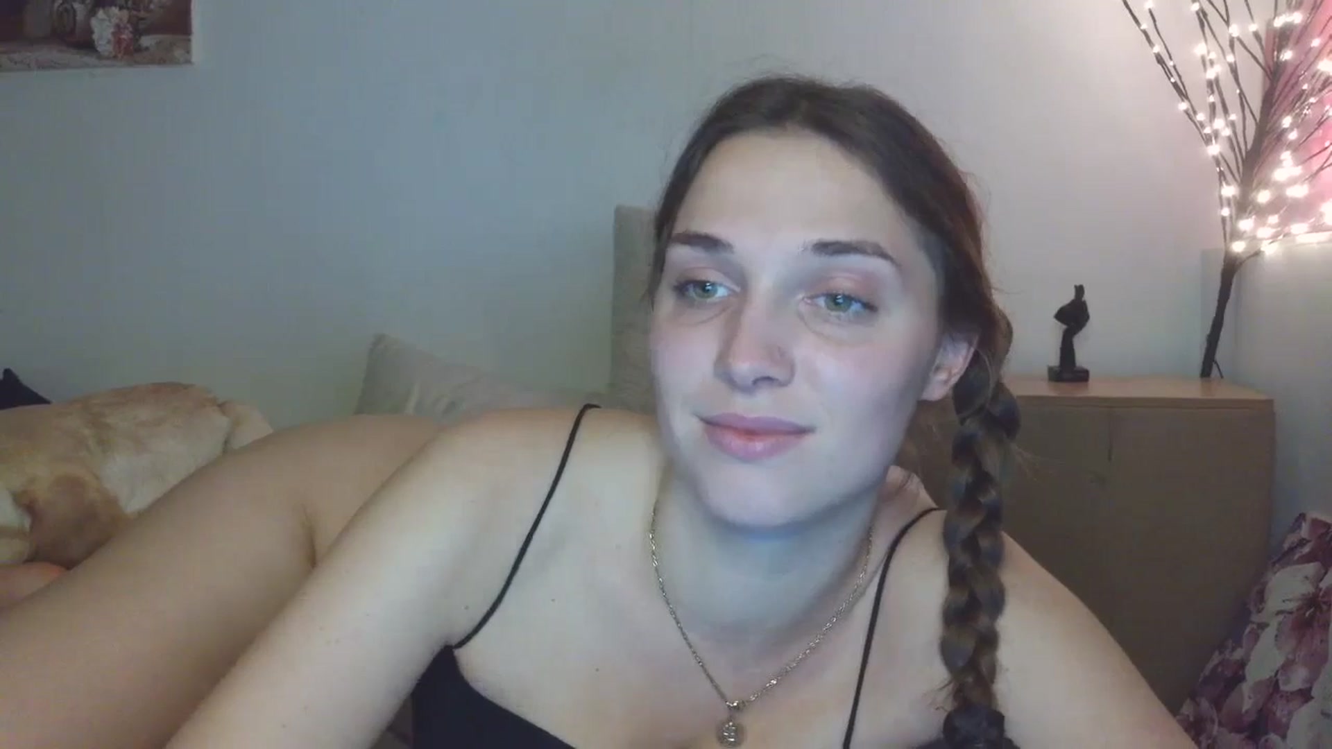 Gallery image thumbnail from HaleyReed's myfreecams stream on, 03/18/2026, 16:20 image 12 of 20