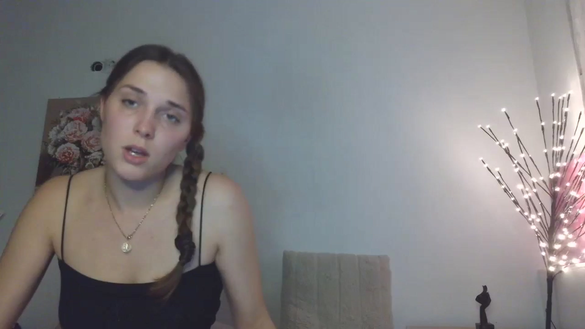 Gallery image thumbnail from HaleyReed's myfreecams stream on, 03/18/2026, 16:20 image 15 of 20