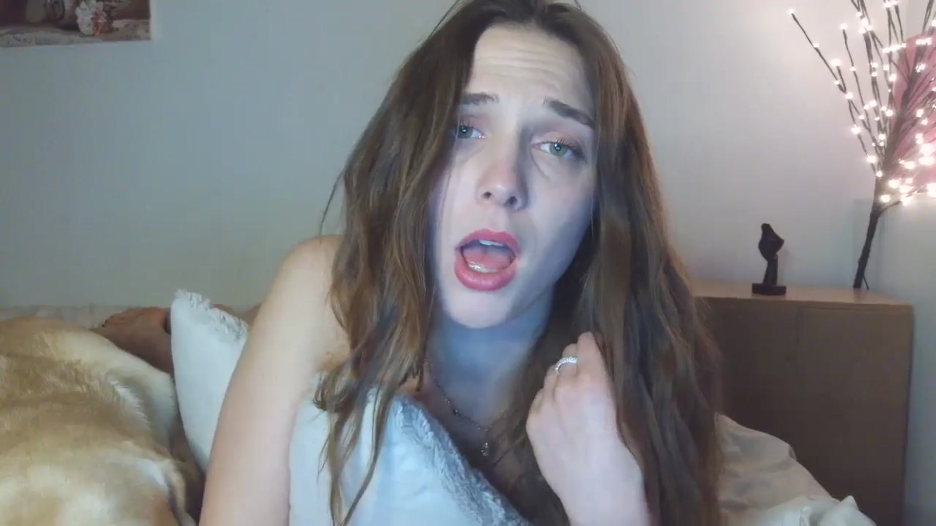 Gallery image thumbnail from HaleyReed's myfreecams stream on, 03/22/2026, 16:35 image 14 of 20