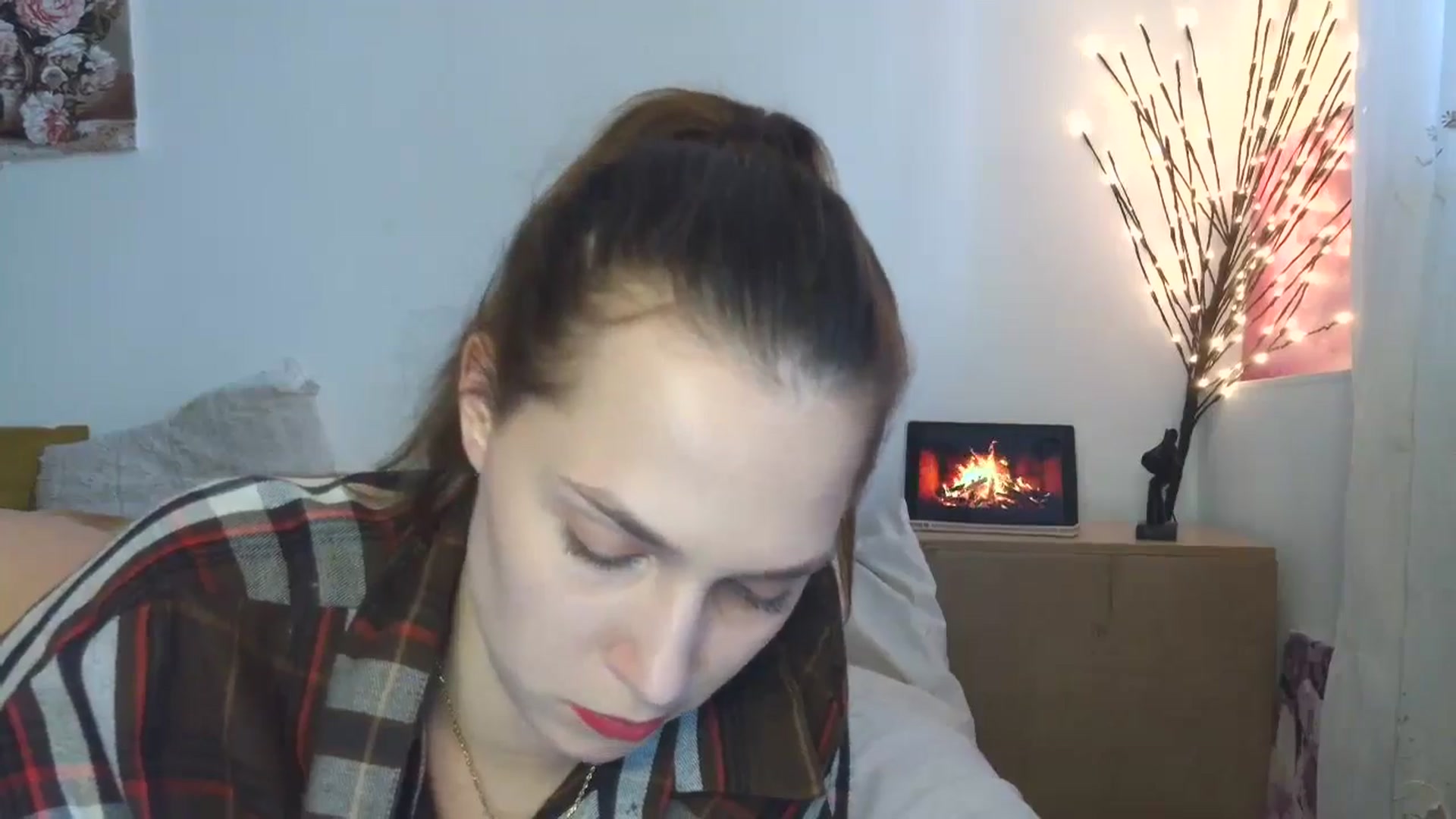 Gallery image thumbnail from HaleyReed's myfreecams stream on, 03/26/2026, 13:28 image 17 of 20