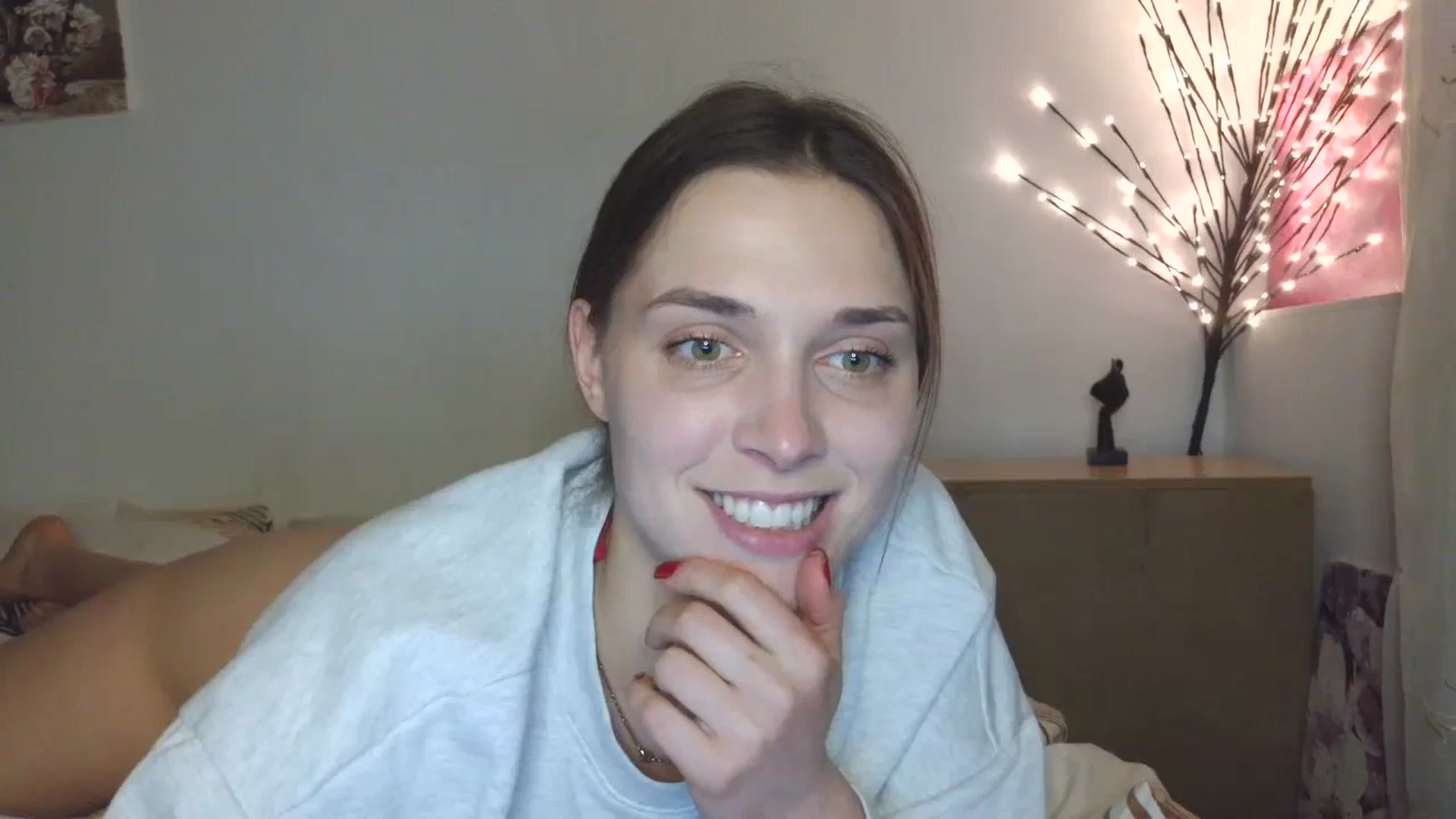 Gallery image thumbnail from HaleyReed's myfreecams stream on, 03/29/2026, 16:23 image 4 of 20