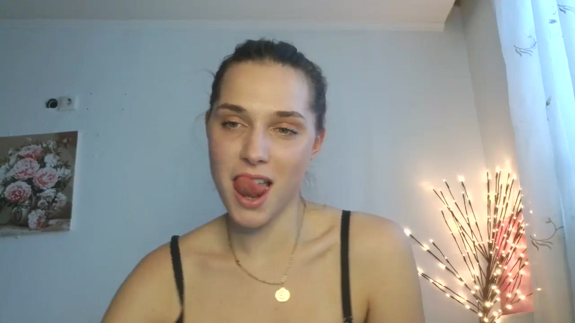 Gallery image thumbnail from HaleyReed's myfreecams stream on, 03/31/2026, 13:33 image 13 of 20