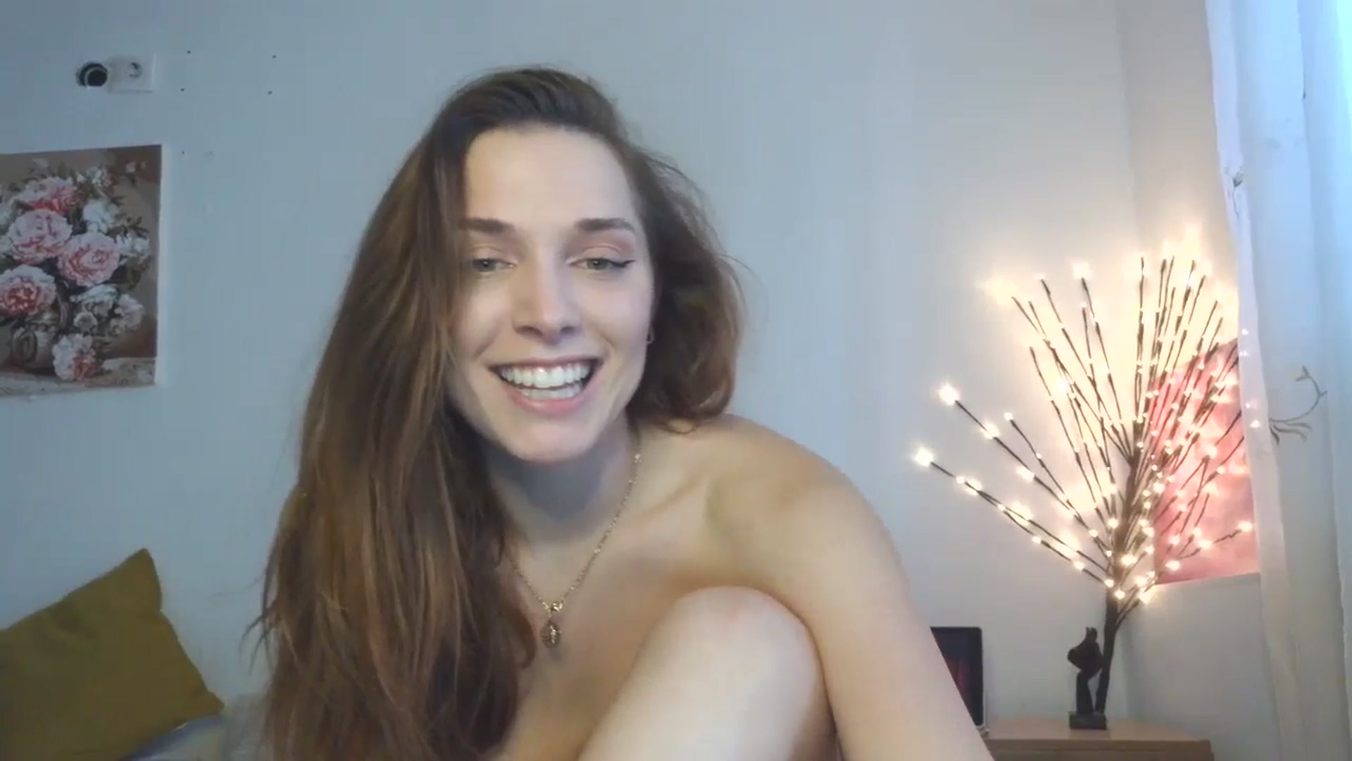 Gallery image thumbnail from HaleyReed's myfreecams stream on, 04/01/2026, 13:23 image 15 of 20