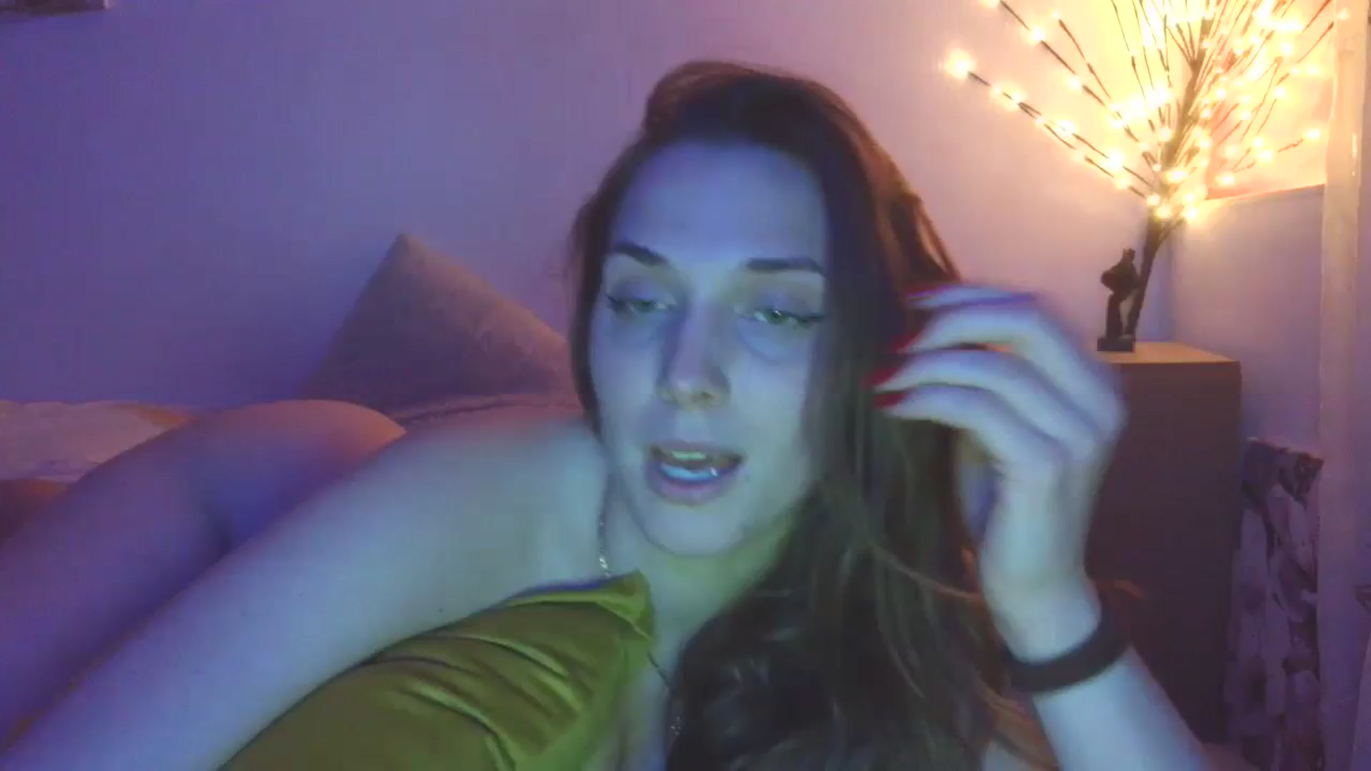 Gallery image thumbnail from HaleyReed's myfreecams stream on, 04/01/2026, 16:34 image 18 of 20