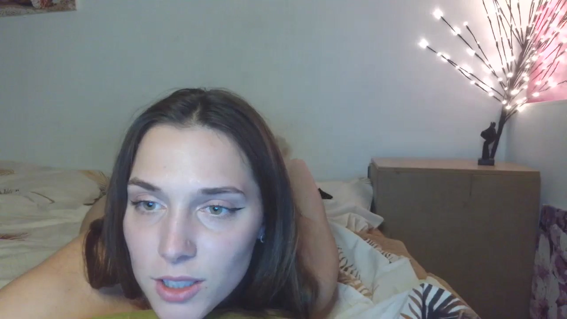 Gallery image thumbnail from HaleyReed's myfreecams stream on, 04/01/2026, 17:29 image 15 of 20