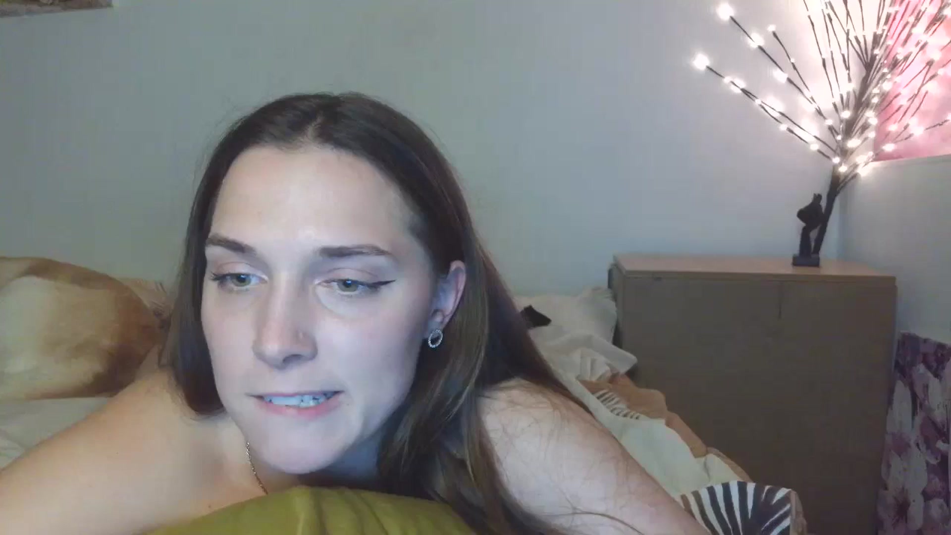Gallery image thumbnail from HaleyReed's myfreecams stream on, 04/01/2026, 17:29 image 8 of 20
