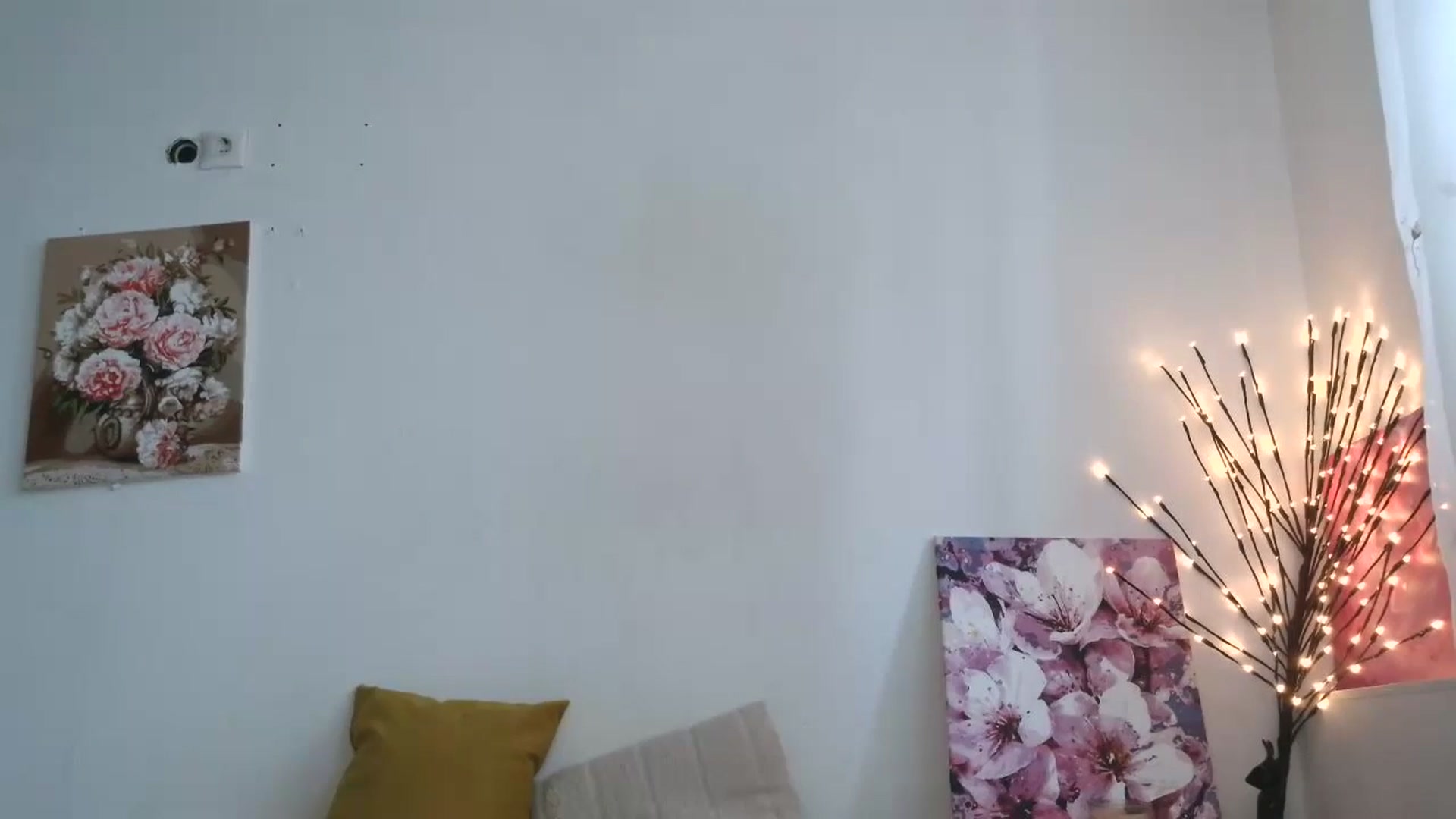 Gallery image thumbnail from HaleyReed's myfreecams stream on, 04/03/2026, 11:21 image 5 of 20