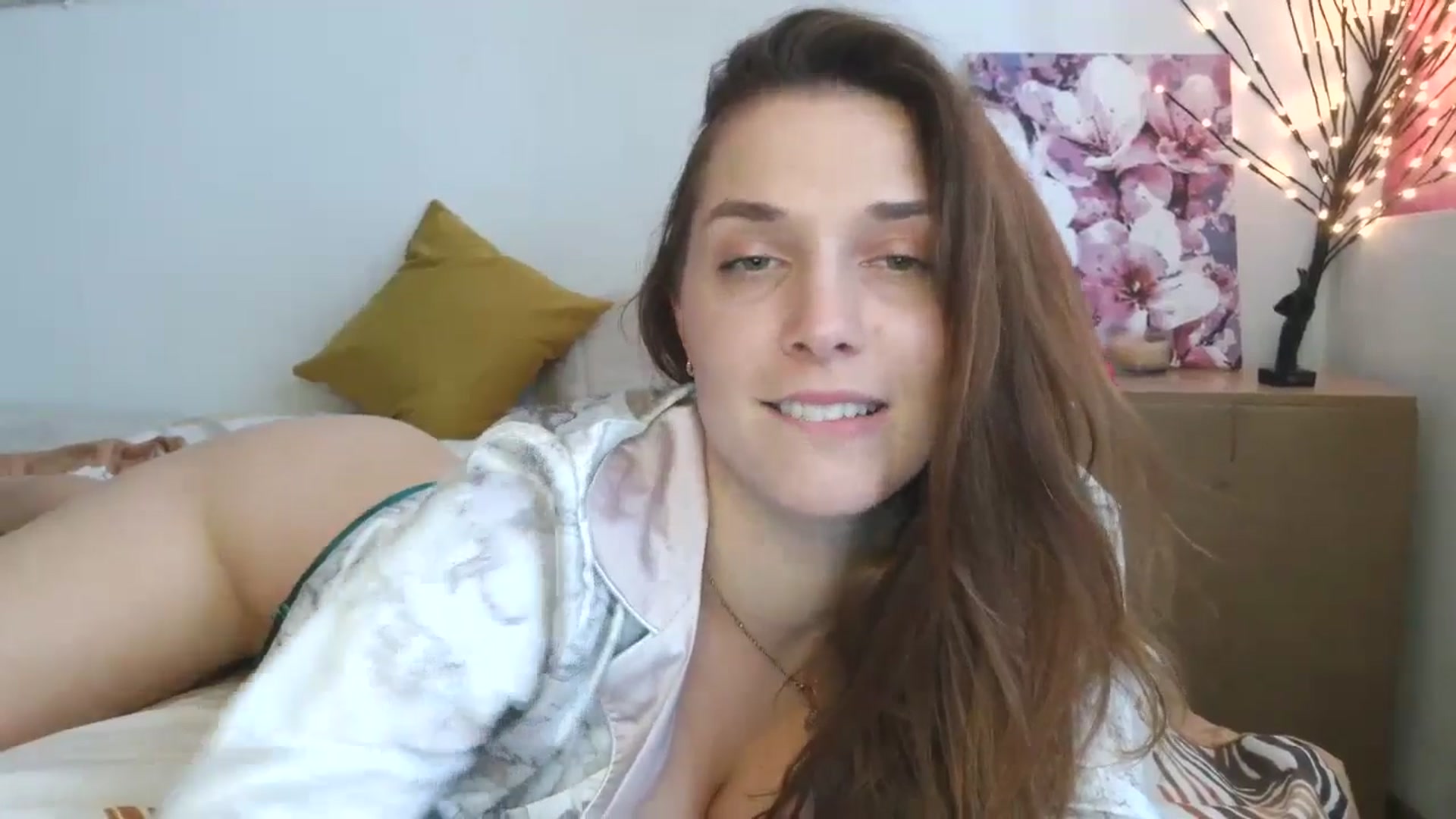 Gallery image thumbnail from HaleyReed's myfreecams stream on, 04/03/2026, 11:21 image 15 of 20