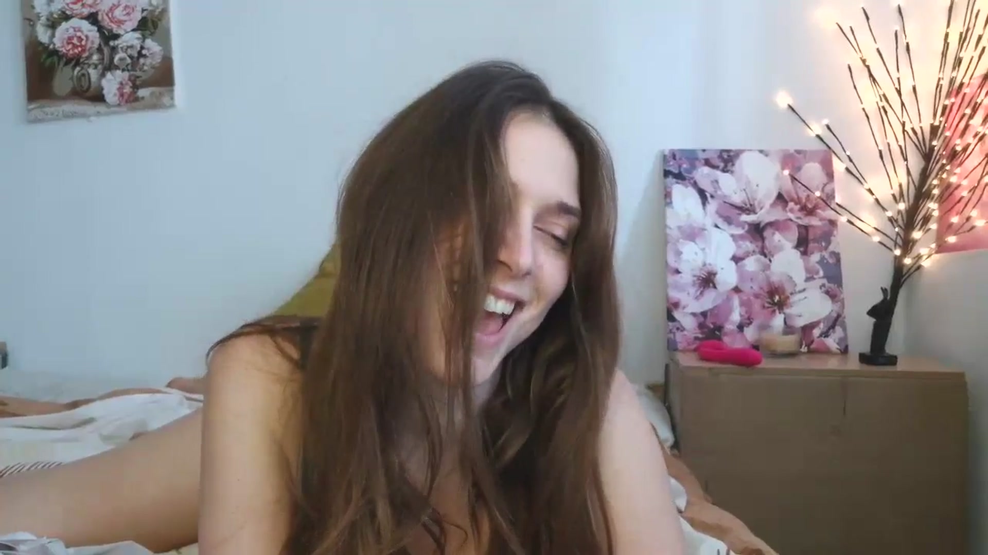 Gallery image thumbnail from HaleyReed's myfreecams stream on, 04/03/2026, 11:21 image 18 of 20