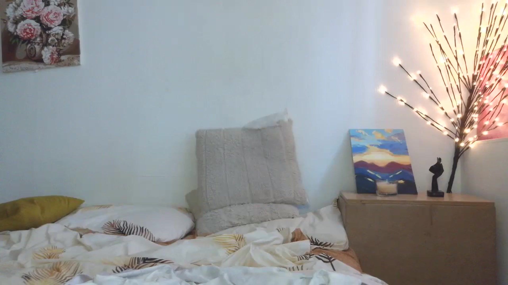 Gallery image thumbnail from HaleyReed's myfreecams stream on, 04/03/2026, 13:27 image 13 of 20