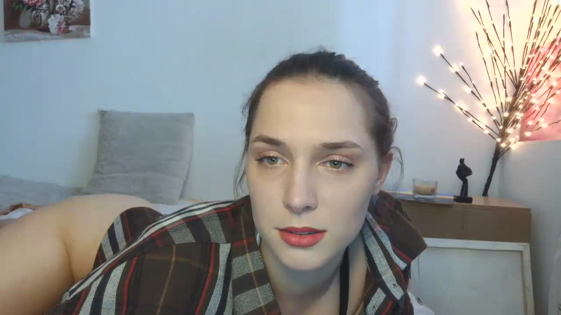 Gallery image thumbnail from HaleyReed's myfreecams stream on, 04/05/2026, 13:00 image 4 of 20