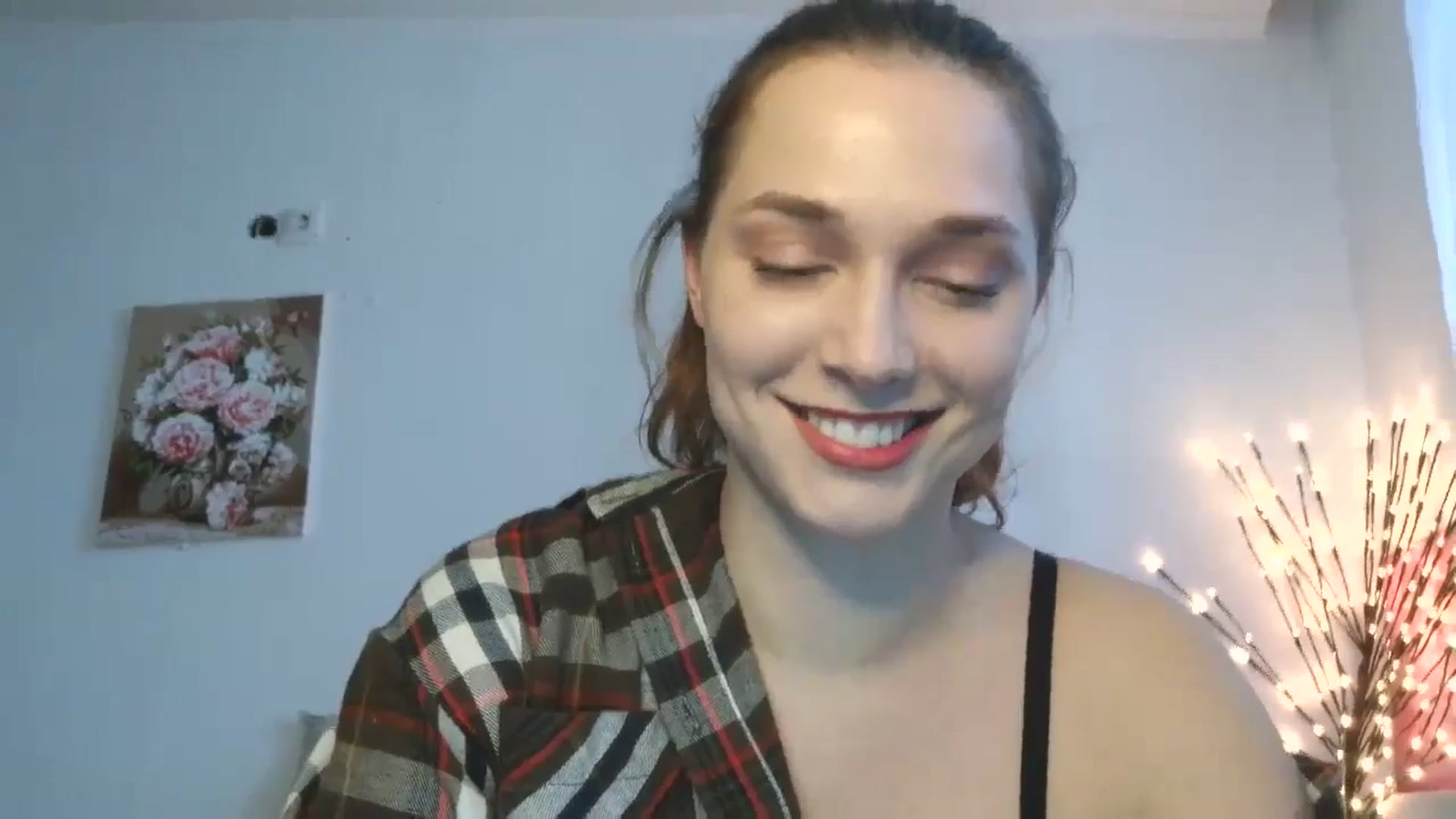 Gallery image thumbnail from HaleyReed's myfreecams stream on, 04/05/2026, 13:00 image 14 of 20