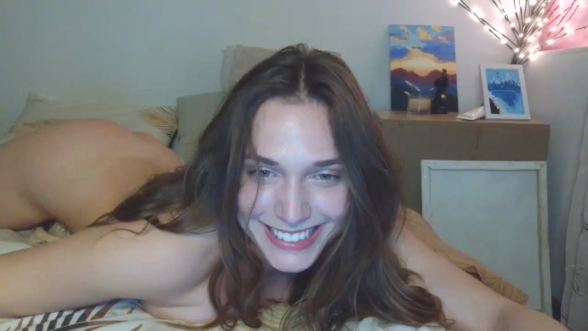 Gallery image thumbnail from HaleyReed's myfreecams stream on, 04/05/2026, 16:35 image 18 of 20