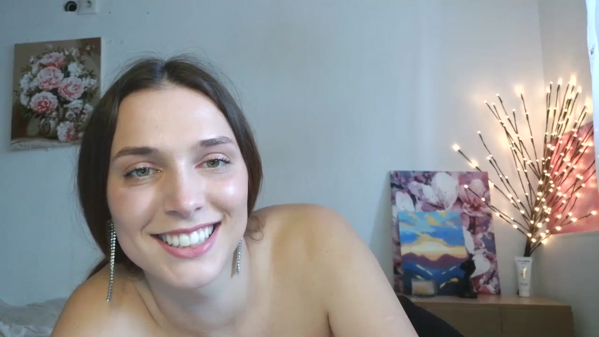 Gallery image thumbnail from HaleyReed's myfreecams stream on, 04/08/2026, 11:53 image 18 of 20