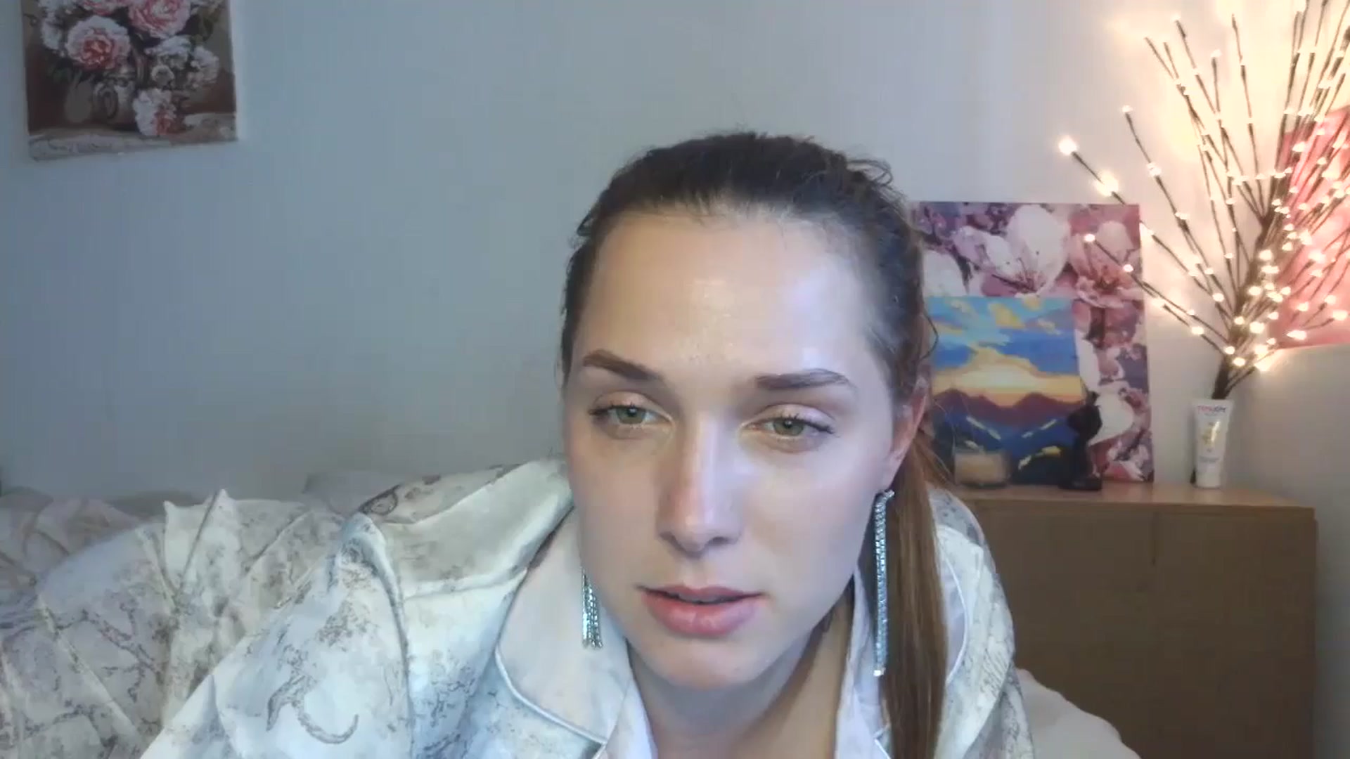Gallery image thumbnail from HaleyReed's myfreecams stream on, 04/08/2026, 15:23 image 1 of 20