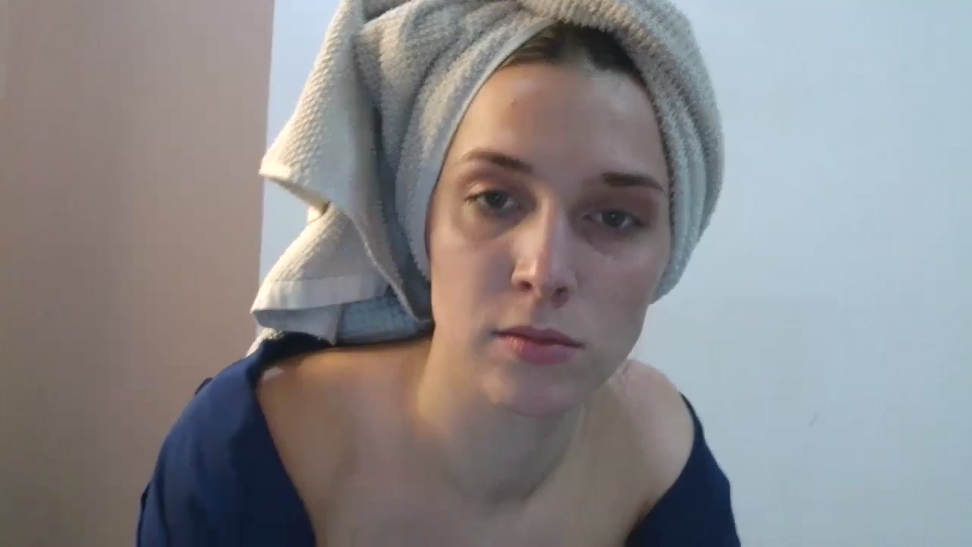 Gallery image thumbnail from HaleyReed's myfreecams stream on, 04/10/2026, 17:16 image 1 of 20