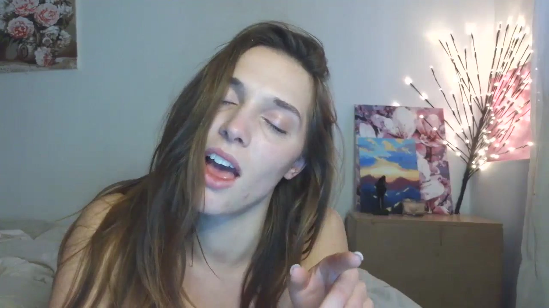 Gallery image thumbnail from HaleyReed's myfreecams stream on, 04/11/2026, 16:28 image 3 of 20